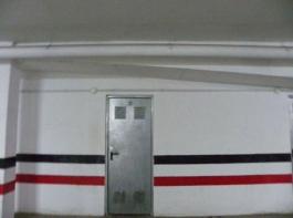Intermediate house