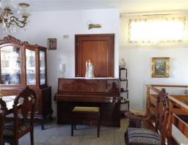 Intermediate house