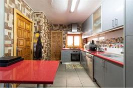 Intermediate house