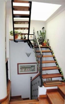 Intermediate house