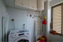 Intermediate house