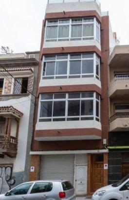 Intermediate house