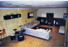 Intermediate house