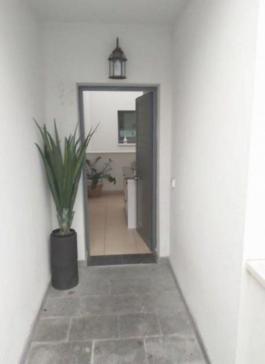 Intermediate house