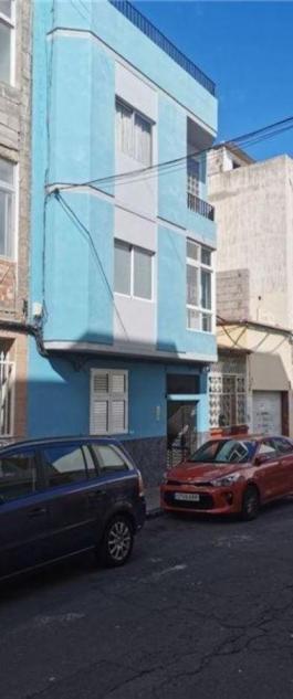 Intermediate house