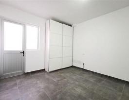 Intermediate house