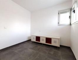 Intermediate house