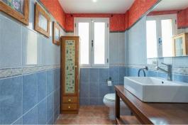 Intermediate house