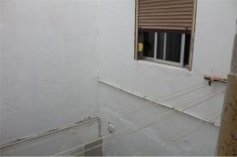 Intermediate house